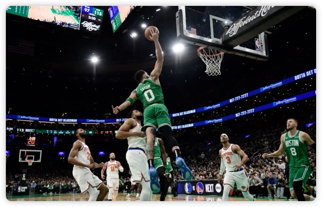 塔图姆准三双唐斯空砍24+18 绿军全场压制轻取尼克斯